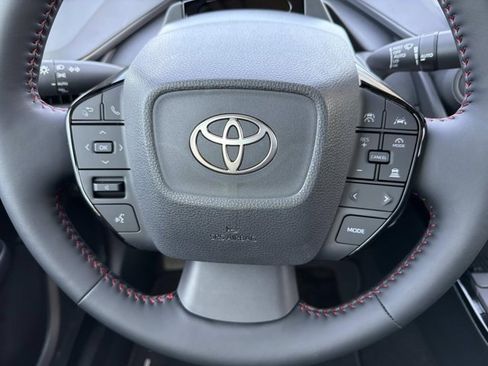 Used 2025 Toyota Prius Plug-In Hybrid image 24