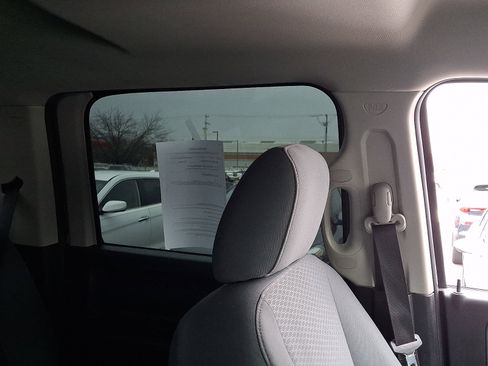 Used 2016 RAM 2500 Tradesman w/ Chrome Appearance Group image 13