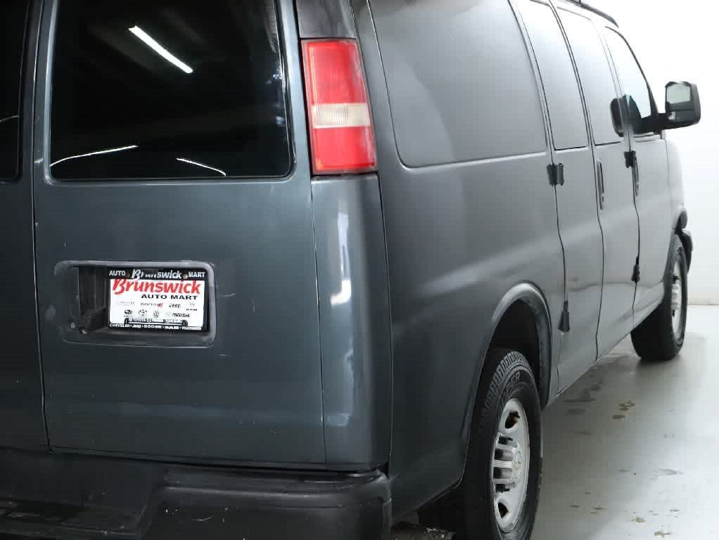 Used 2014 Chevrolet Express 2500 RWD image 46