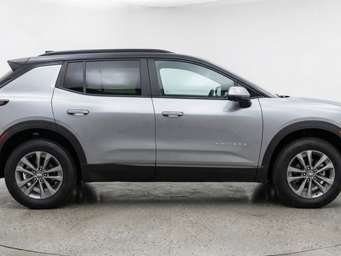 Used 2025 Chevrolet Equinox LT image 11