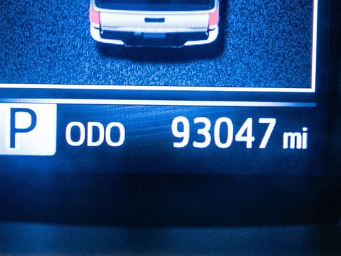 Used 2019 Toyota Tacoma TRD Sport image 22