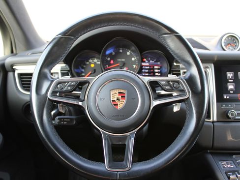 Used 2017 Porsche Macan image 15
