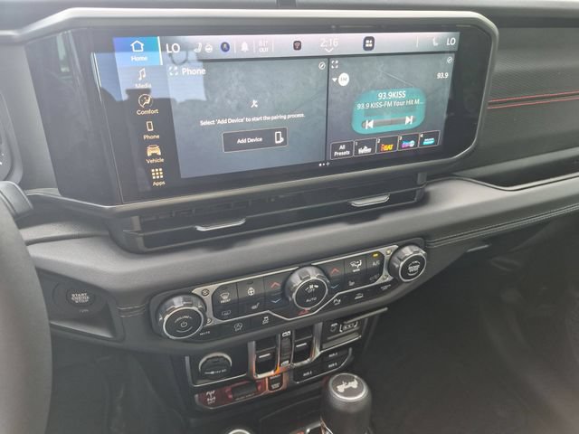 Used 2024 Jeep Wrangler Unlimited Rubicon w/ Convenience Group AWD/4WD image 11