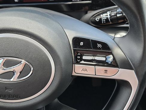 Used 2022 Hyundai Elantra SEL w/ Convenience Package FWD image 21