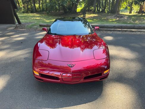 Used 2002 Chevrolet Corvette Coupe w/ Preferred Equipment Group1 RWD image 8