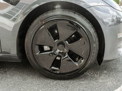 Used 2022 Tesla Model 3 Long Range AWD/4WD image 4