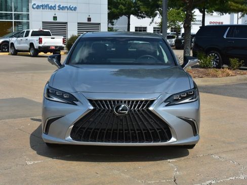 Used 2023 Lexus ES 300h Ultra Luxury w/ Accessory Package (Z2) FWD image 2