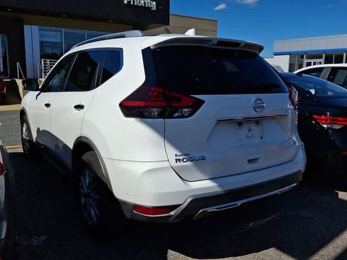 Used 2018 Nissan Rogue SV image 4