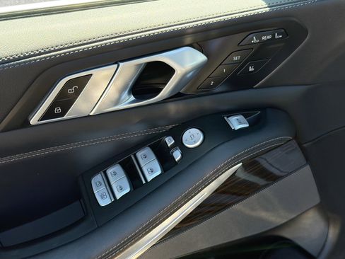 Used 2023 BMW X7 xDrive40i image 23