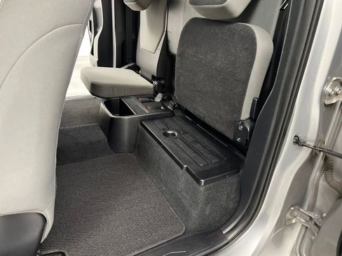 Used 2016 Toyota Tacoma SR RWD image 14