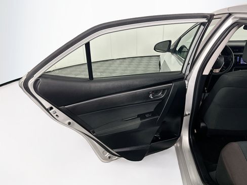 Used 2018 Toyota Corolla LE FWD image 23