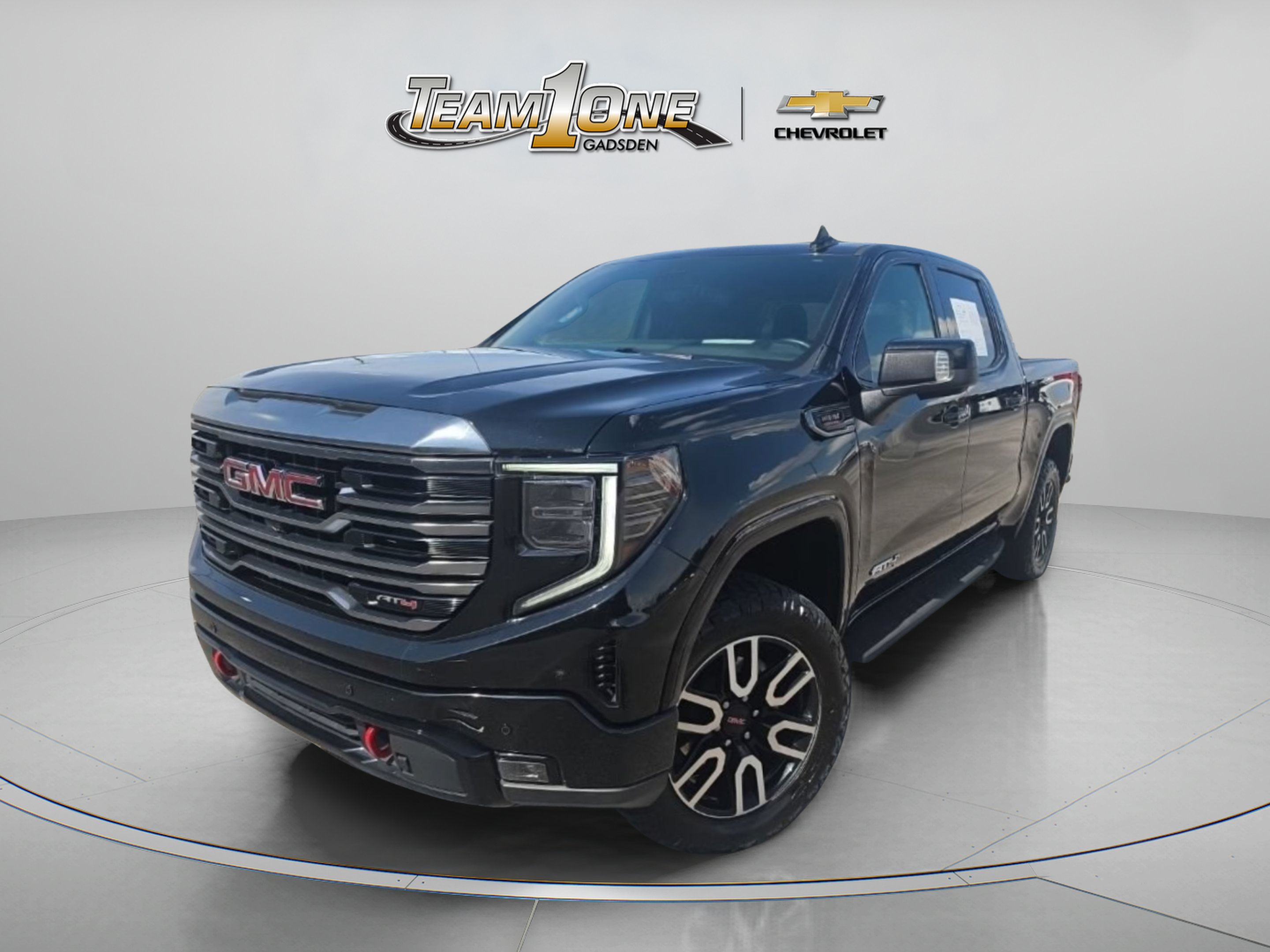 Used 2023 GMC Sierra 1500 AT4 w/ AT4 Premium Package AWD/4WD image 4