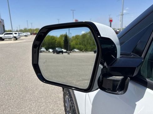 Used 2023 Toyota Tundra Limited AWD/4WD image 7