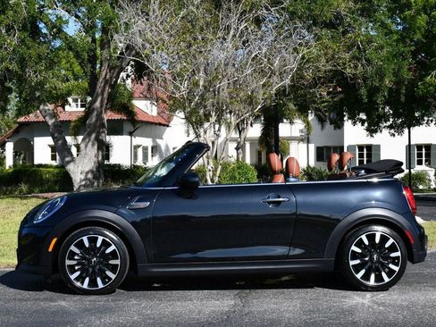 Used 2024 MINI Cooper S w/ Signature Upholstery Package FWD image 28