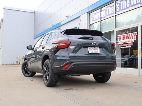 New 2026 Chevrolet Trax LT w/ Midnight Edition FWD image 33