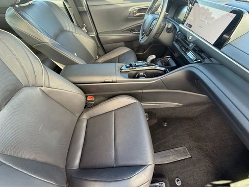 Used 2025 Toyota Crown XLE image 34