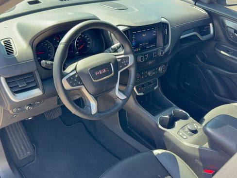 Used 2024 GMC Terrain SLT w/ Infotainment Package II AWD/4WD image 4