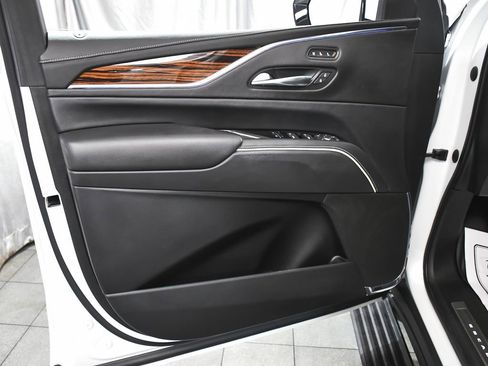 Used 2021 Cadillac Escalade Premium Luxury w/ Driver Assist Tech Package AWD/4WD image 9