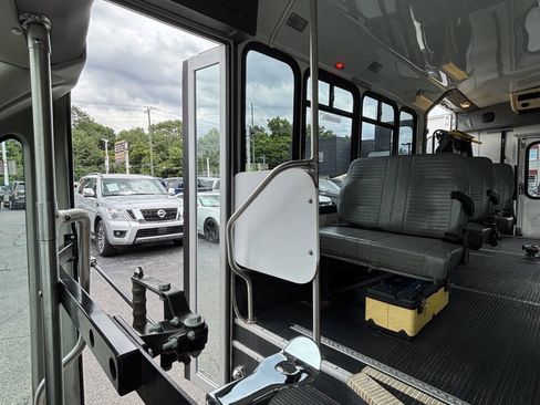 Used 2009 Ford E-450 and Econoline 450 RWD image 20