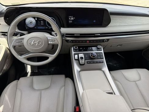 Used 2024 Hyundai Palisade Calligraphy image 12