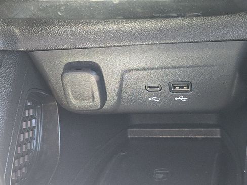Used 2024 Chevrolet TrailBlazer LT w/ Convenience Package FWD image 14