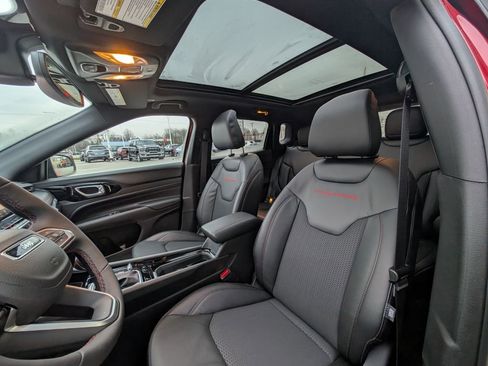 New 2026 Jeep Compass Trailhawk image 13