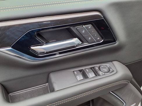 New 2026 GMC Yukon Elevation image 16