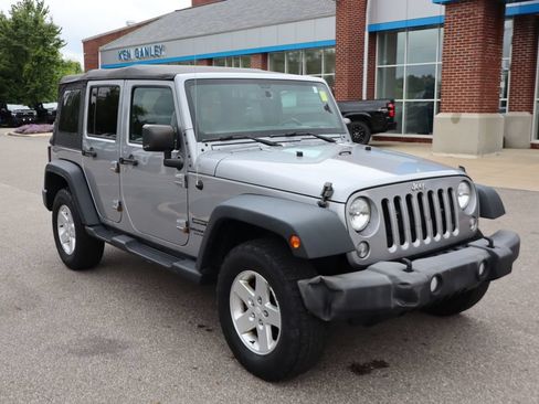 Used 2015 Jeep Wrangler Unlimited Sport w/ Quick Order Package 24S AWD/4WD image 4