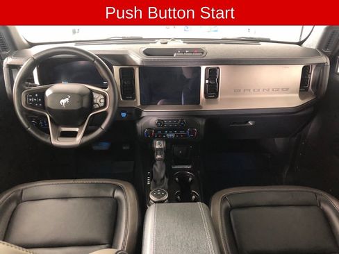 Used 2025 Ford Bronco Outer Banks AWD/4WD image 8