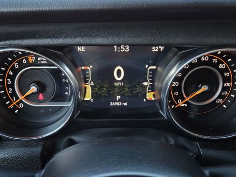 Used 2022 Jeep Wrangler Unlimited Sahara w/ Dual Top Group image 25