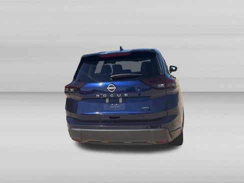 Used 2025 Nissan Rogue SV AWD/4WD image 5