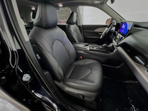 Used 2025 Toyota Grand Highlander AWD Hybrid image 31