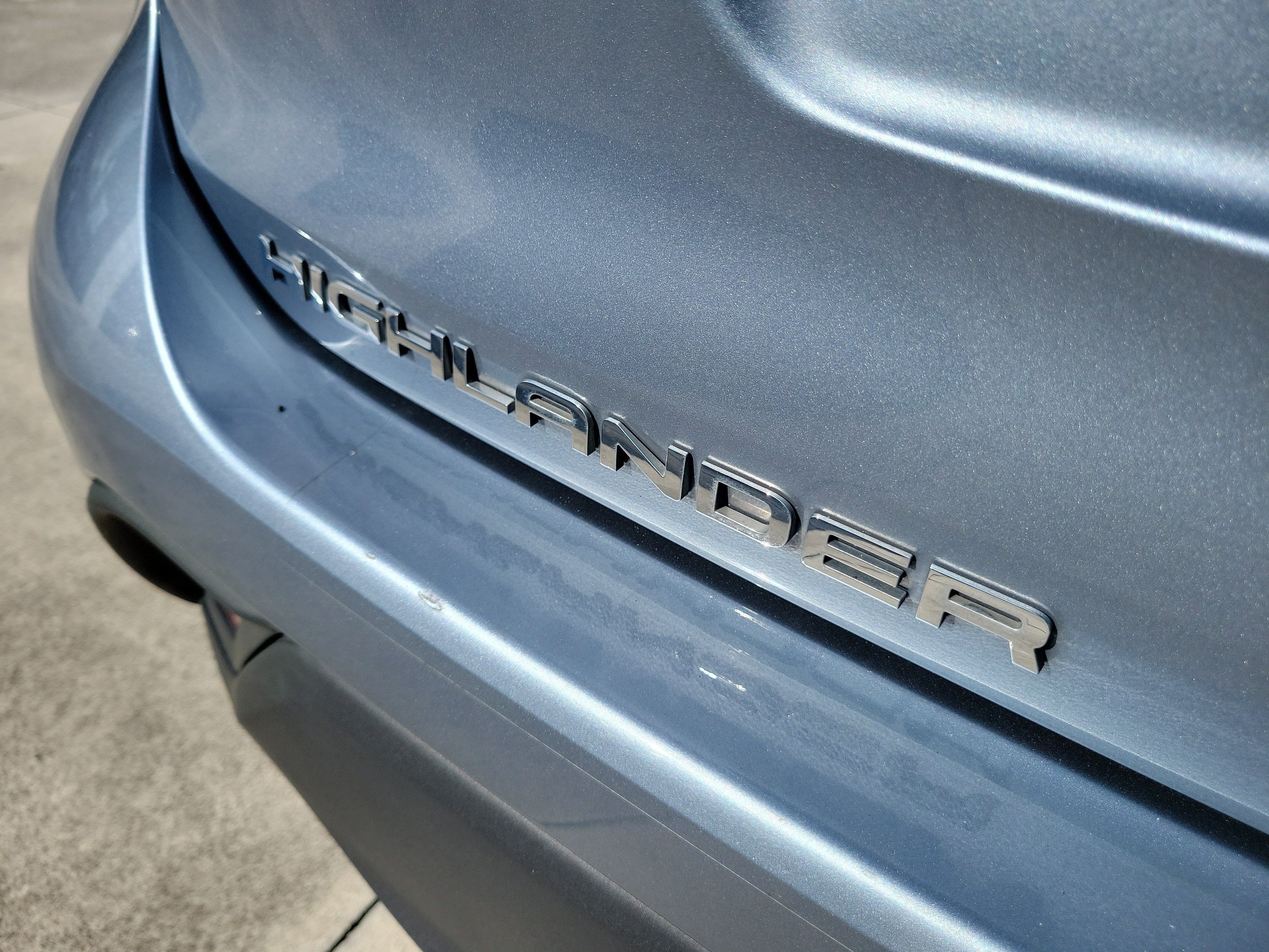 Used 2024 Toyota Highlander XLE FWD image 10