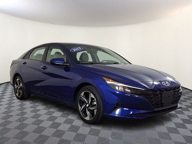 Used 2023 Hyundai Elantra SEL w/ Convenience Package FWD image 1