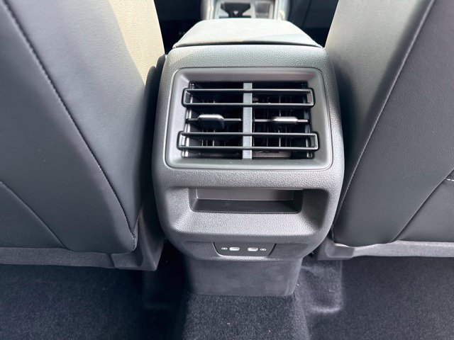 New 2026 Volkswagen Tiguan SE R-Line AWD/4WD image 34