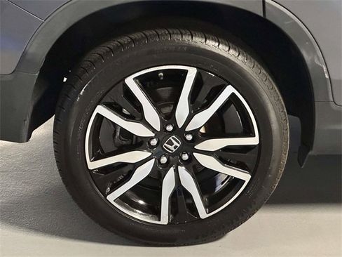 Certified 2022 Honda Pilot Touring image 12