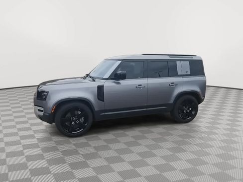 Used 2020 Land Rover Defender 110 HSE image 4