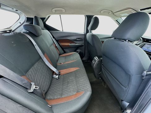 Used 2023 Nissan Kicks SR w/ Interior Electronics Package FWD image 17