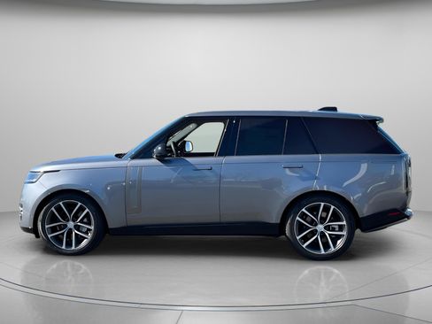New 2025 Land Rover Range Rover SE image 2
