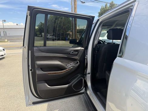 Used 2018 Chevrolet Suburban LT AWD/4WD image 15