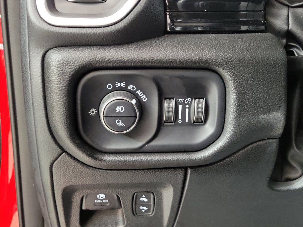 Used 2025 RAM 1500 Laramie w/ Night Edition AWD/4WD image 13