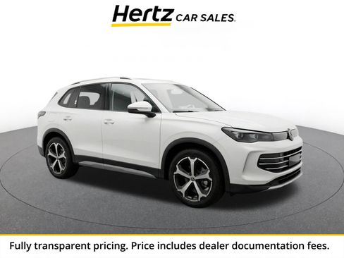 Used 2026 Volkswagen Tiguan SE FWD image 1