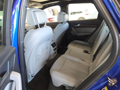 Used 2024 Audi Q5 e Premium Plus w/ Premium Plus Package image 10
