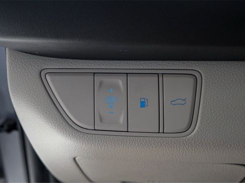 Used 2023 Genesis G70 2.0T image 19