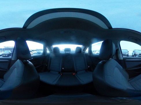 Used 2025 Volkswagen Jetta SE image 42