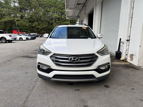 Used 2017 Hyundai Santa Fe Sport image 2