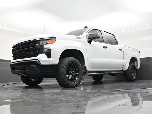 Used 2023 Chevrolet Silverado 1500 Custom Trail Boss AWD/4WD image 19