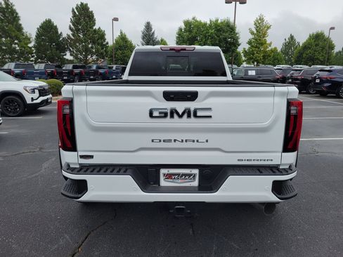 New 2025 GMC Sierra 3500 Denali Ultimate image 4