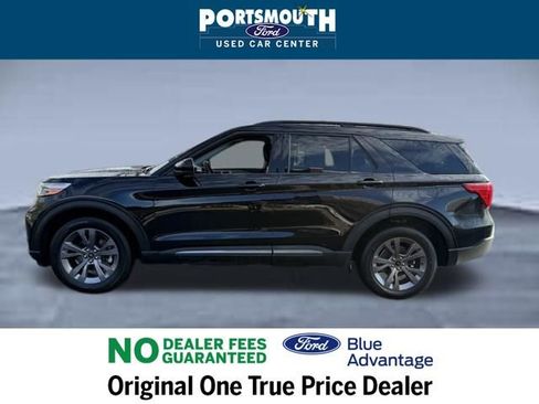Used 2022 Ford Explorer XLT w/ Equipment Group 202A image 2