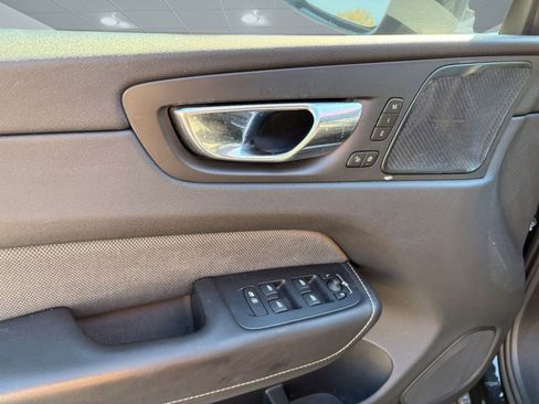 Used 2020 Volvo XC60 T6 R-Design w/ Protection Package Premier image 13